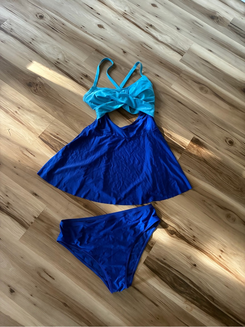 Blue Two-Tone Tankini Swim Set - Navy & Teal